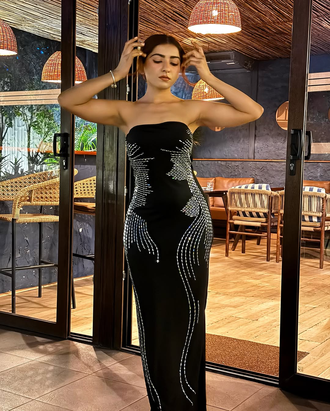 Statement Dinner Outfits with Understated Glam