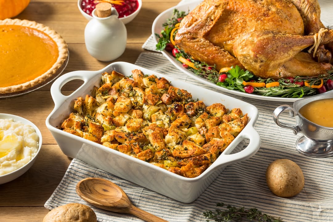 Thanksgiving Dinner Ideas Breads & Bakes