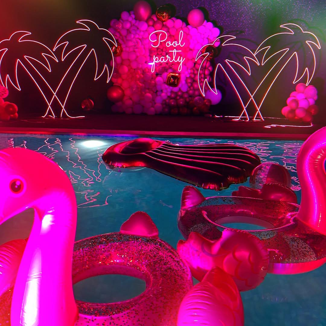 Convite Pool Party Themes