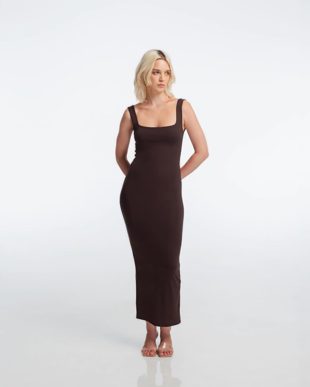 Square-neck fitted midi