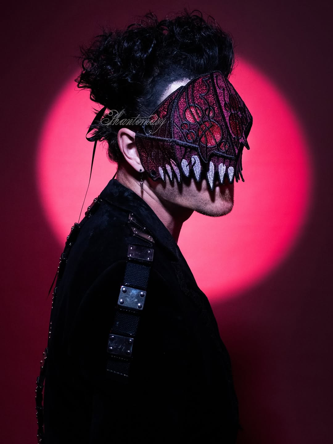 Lace-detailed masks for mystery