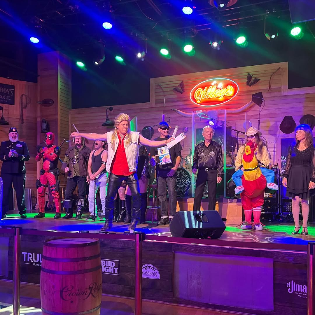 Halloween Karaoke Battle 🎤