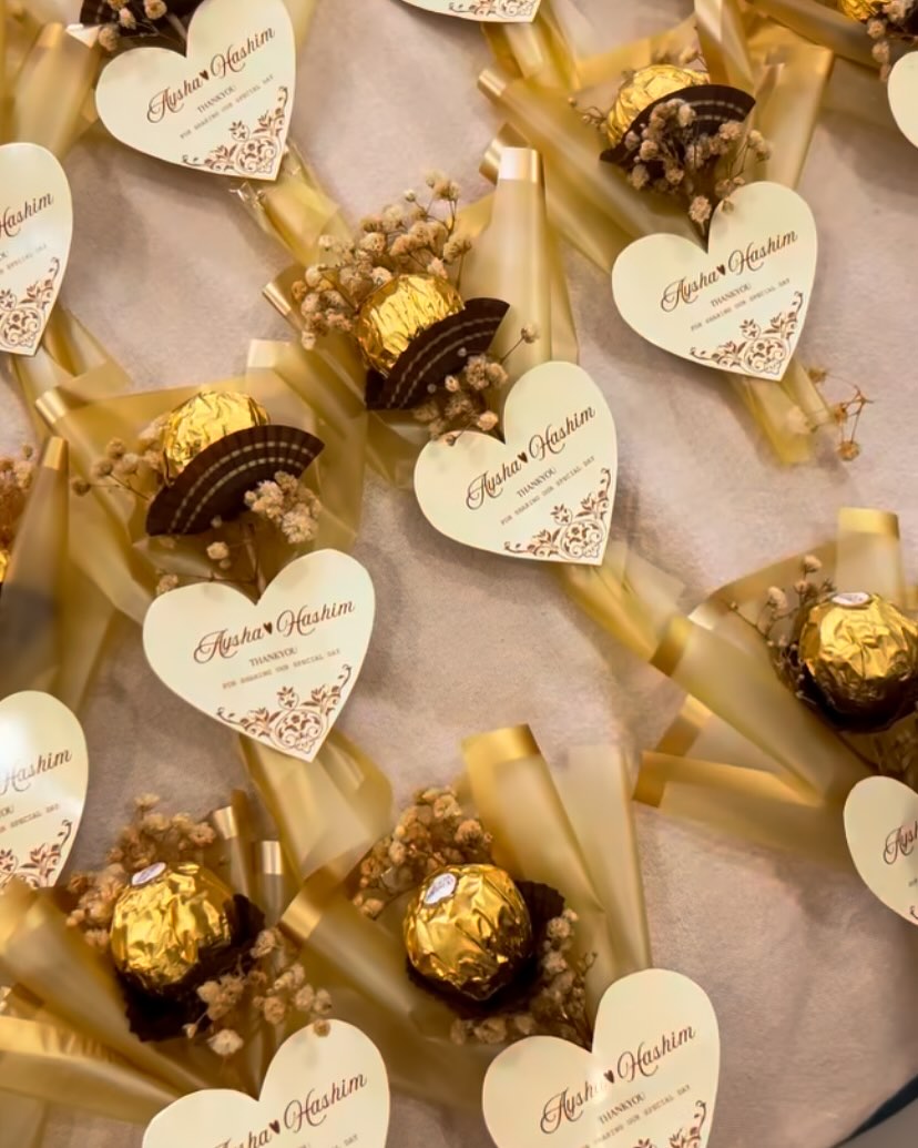 Mini Chocolates as Favors 🍫