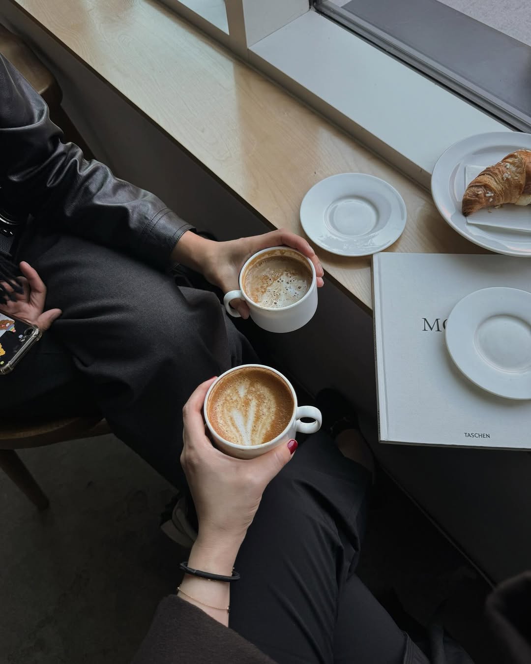 Coffee shop date ☕