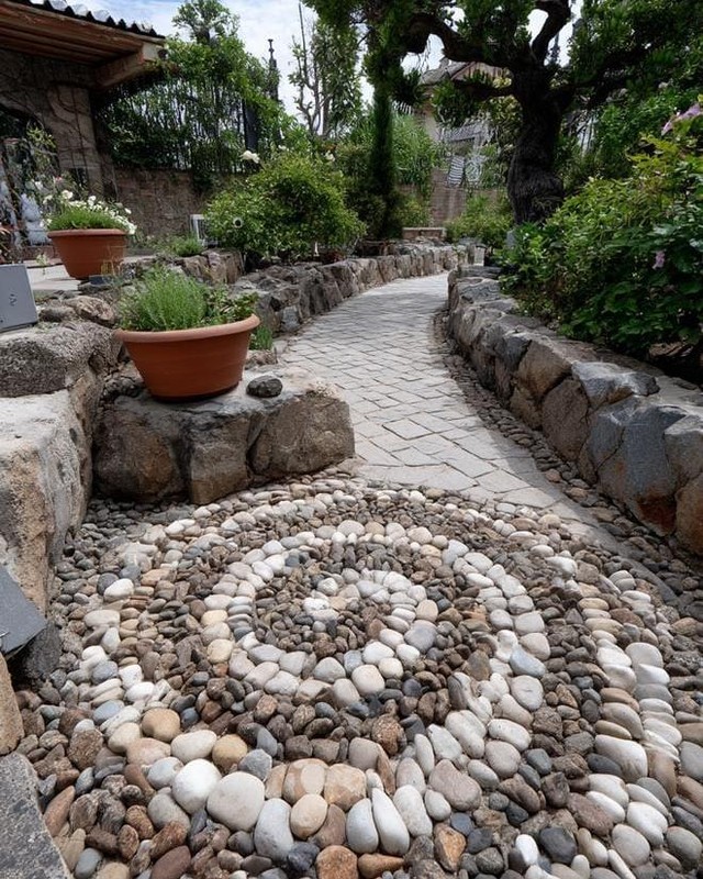 Small Rock Garden Design 🪨