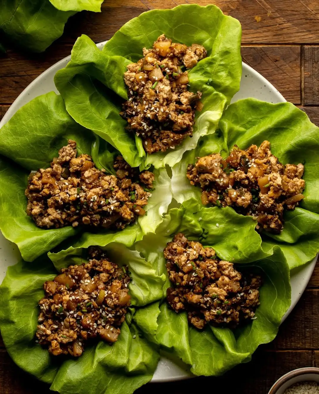 Mini lettuce wraps with chicken or tofu