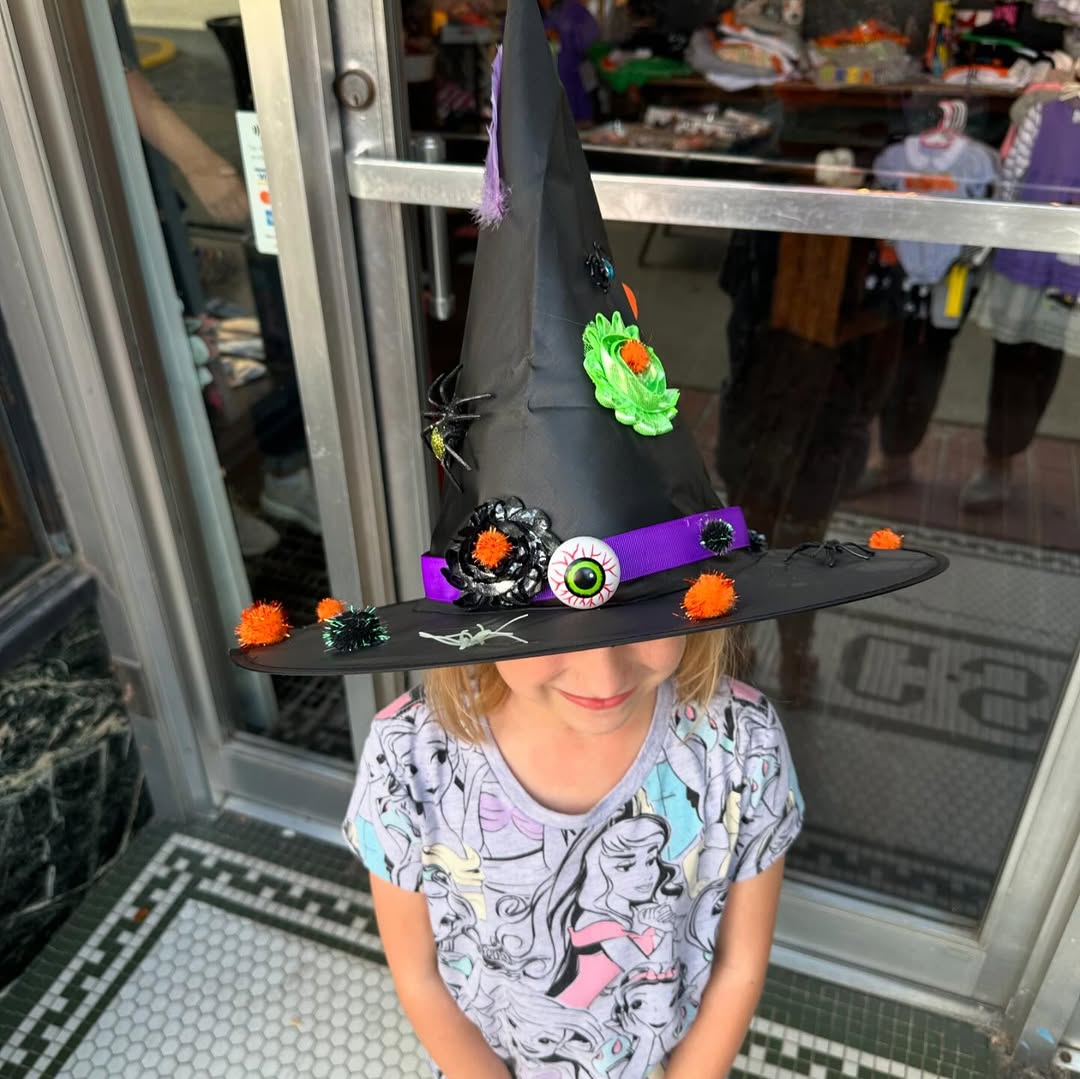 Make-Your-Own Witch Hat Craft