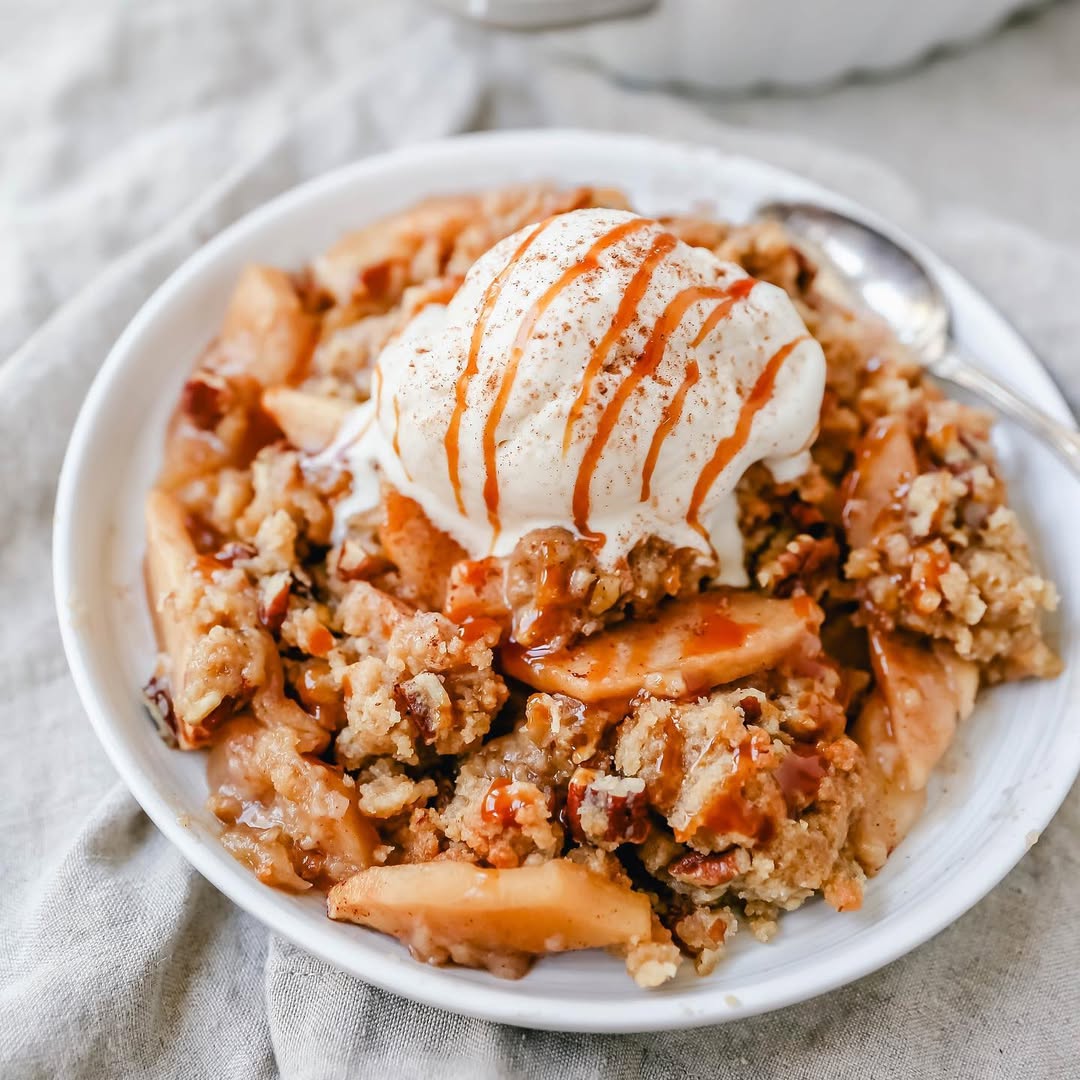 Apple Crumble with Cinnamon Ice Cream