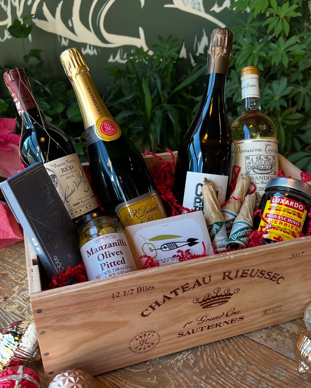 Champagne & Gourmet Caviar Basket