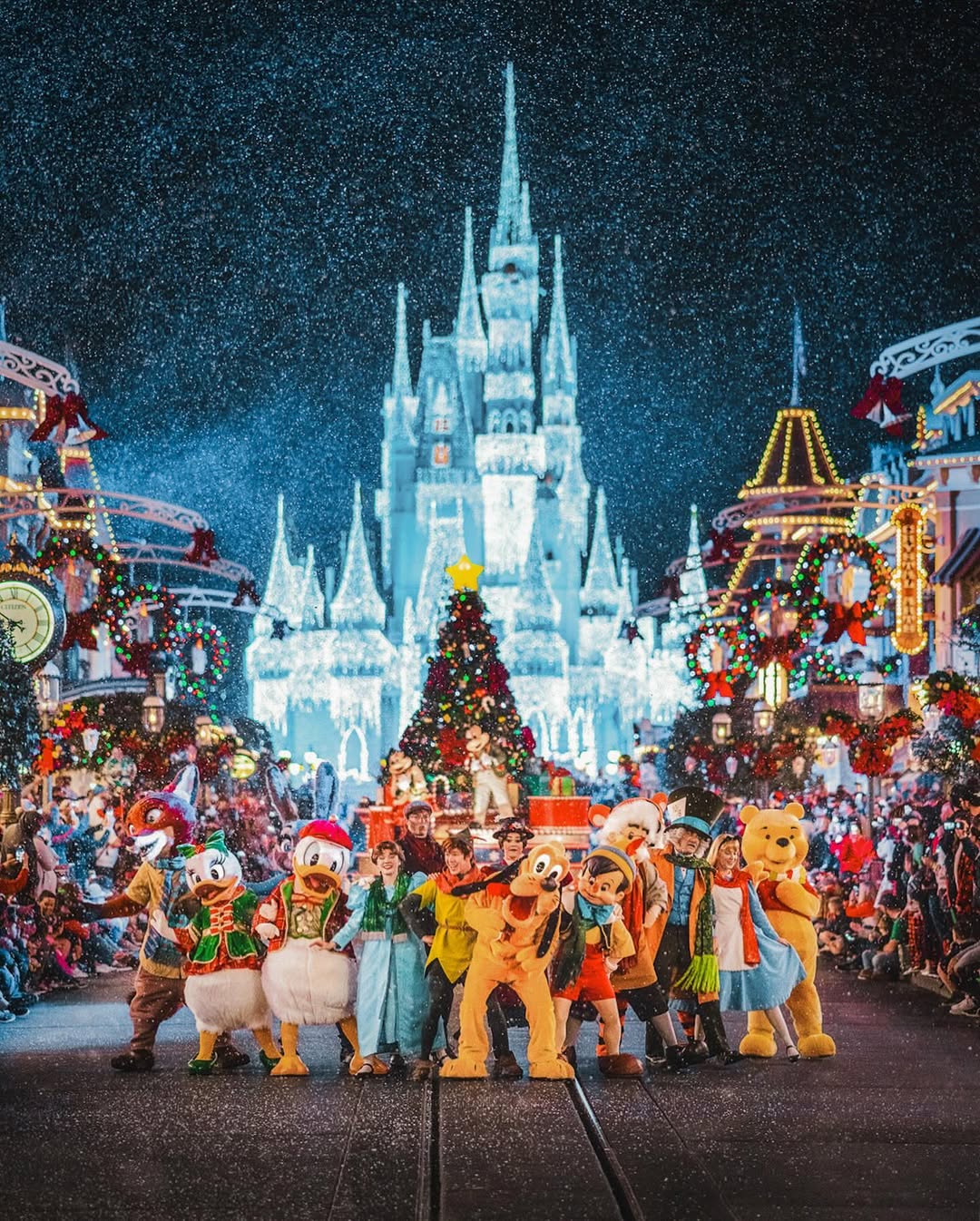 Disney Parks Christmas Theme