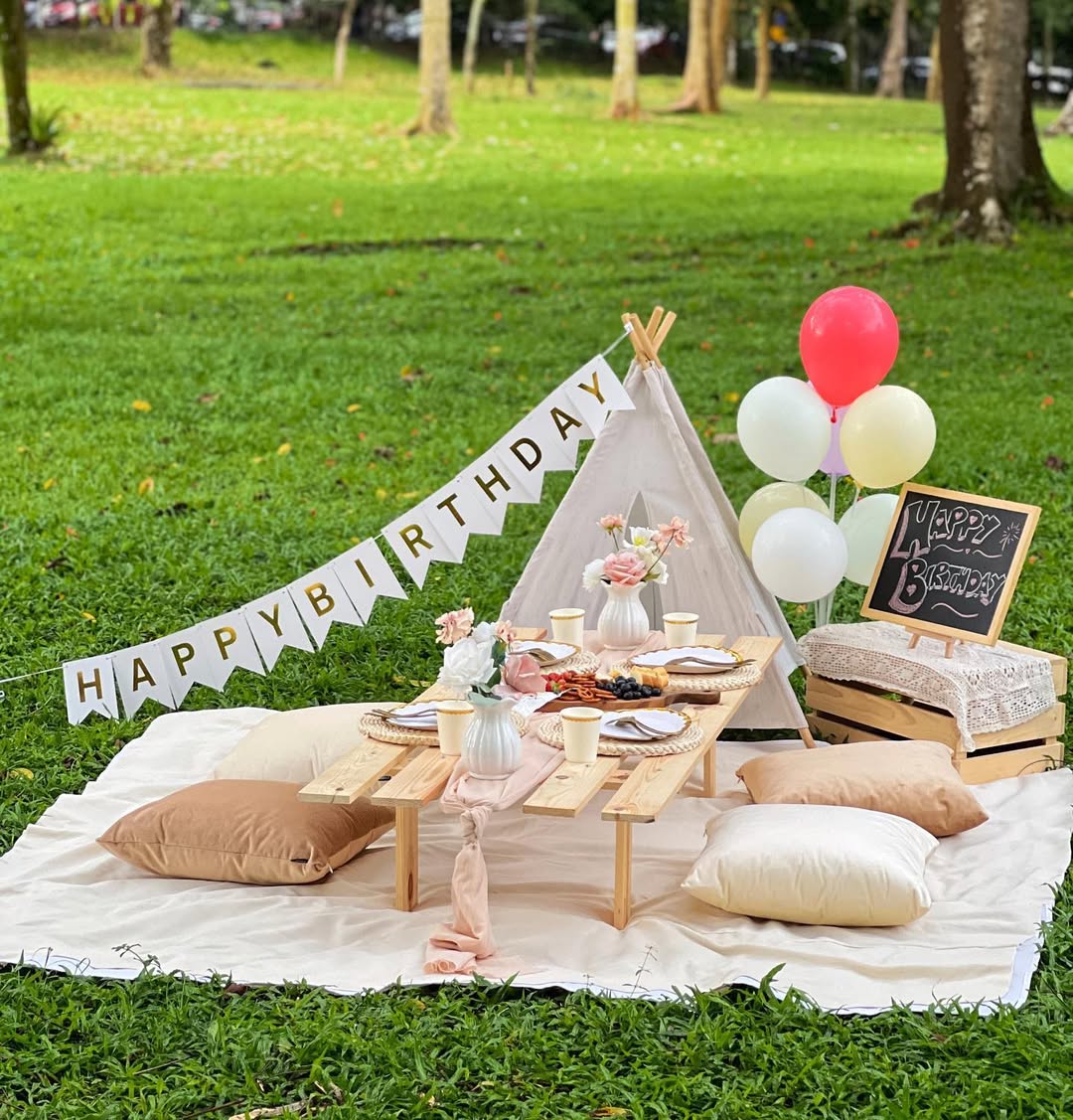 Outdoor Picnic Brunch
