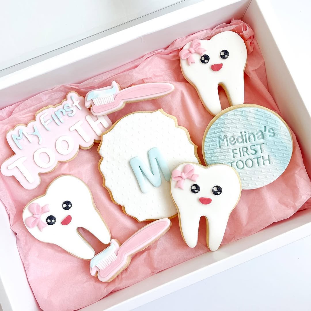 Tooth-Shaped Cookies