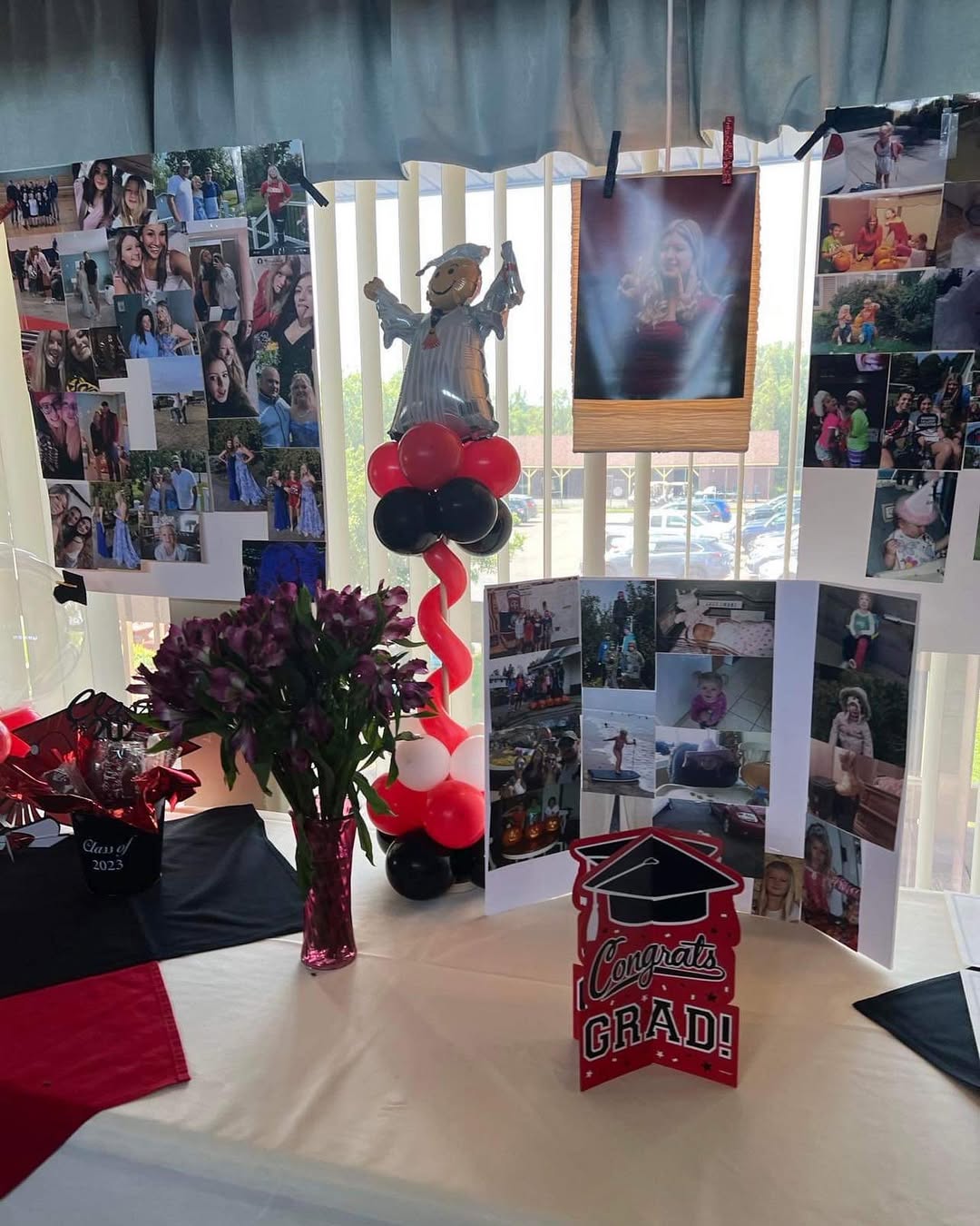 Graduation Cap Balloon Centerpieces