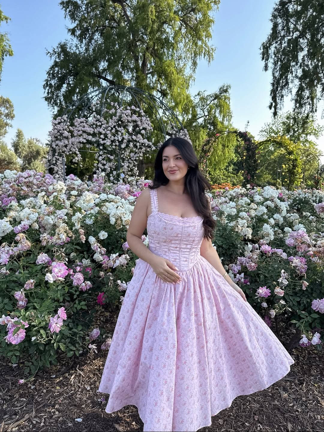 Cute & Feminine Party Dress Ideas

