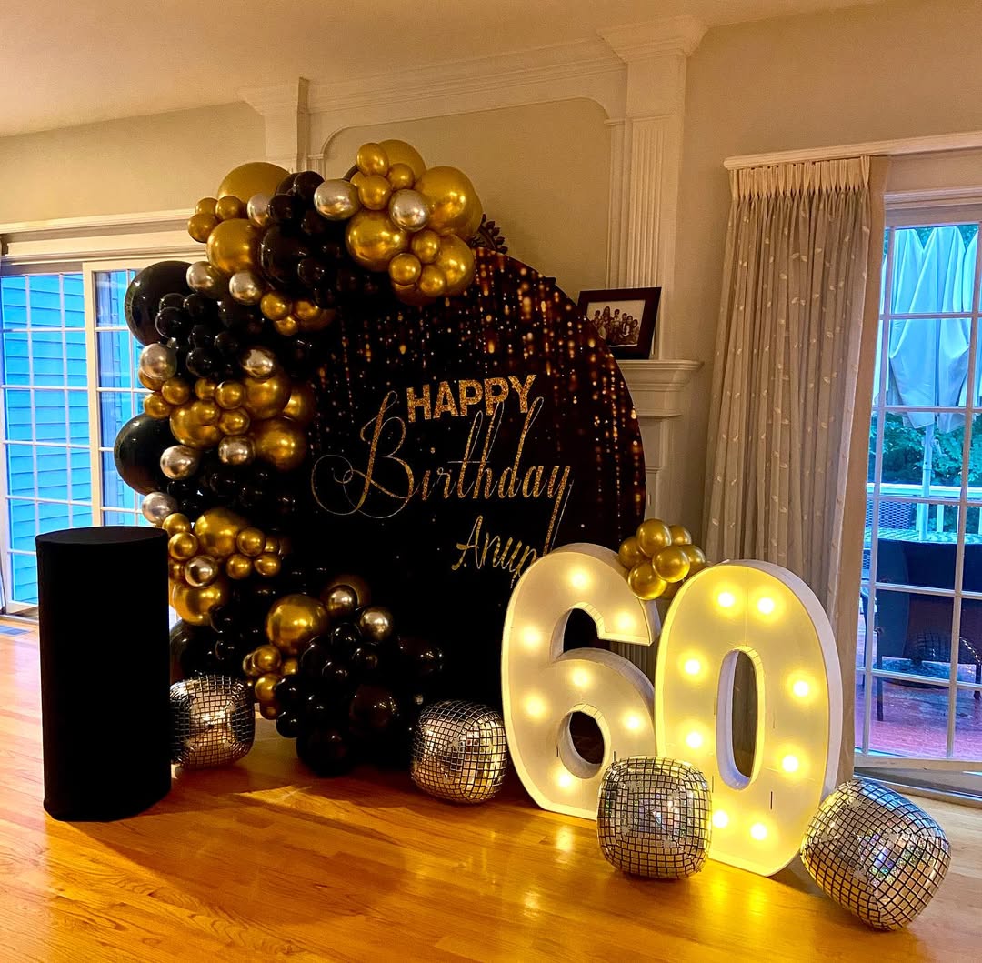 Golden-Themed Décor