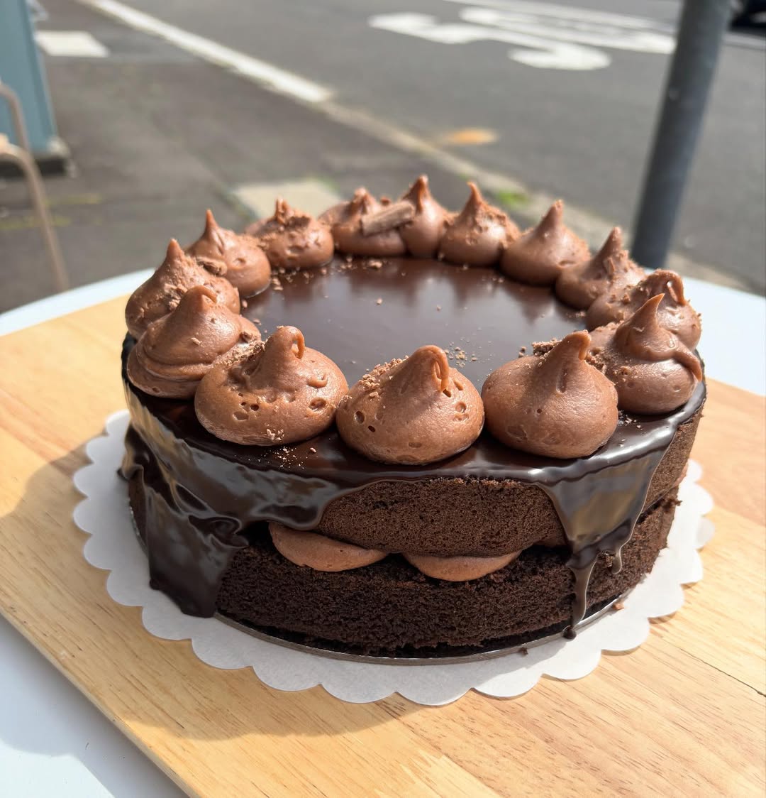 Double Chocolate Fudge Cake