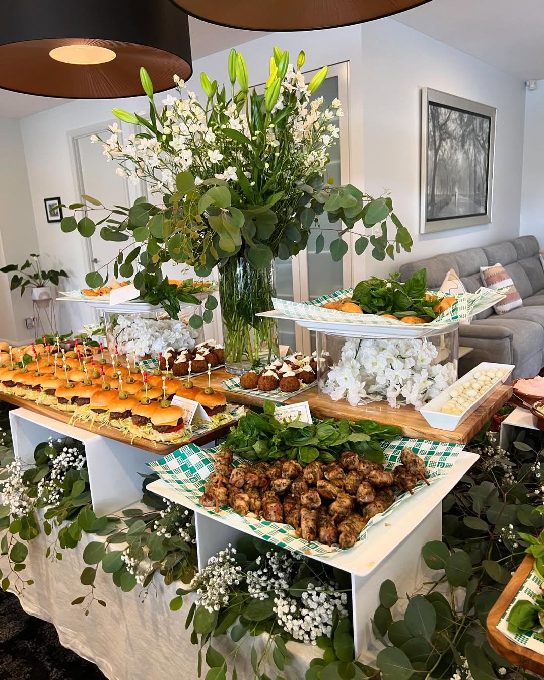 Light, Pretty, and Crowd-Pleasing