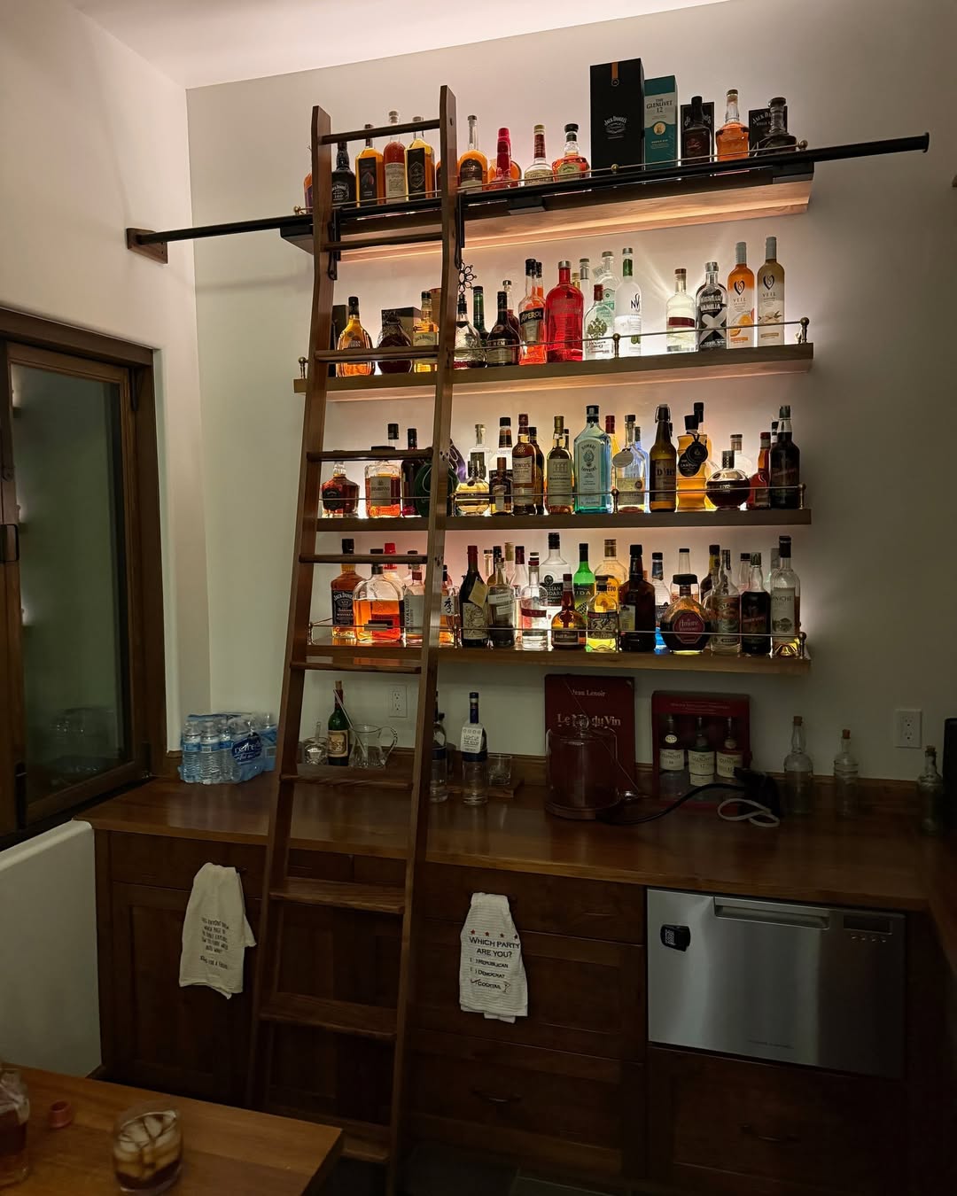Open Shelf Display Bar