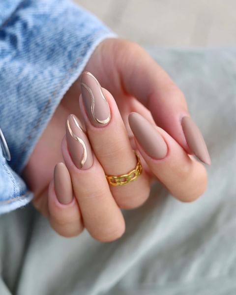 Soft Beige Nails